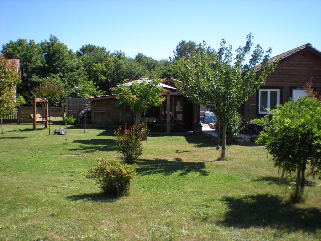 Camping Familial Les Chalets D'Uza Екстер'єр фото